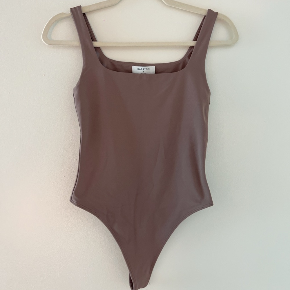 NWOT/new without tags Aritzia Babaton contour square neck tank bodysuit small